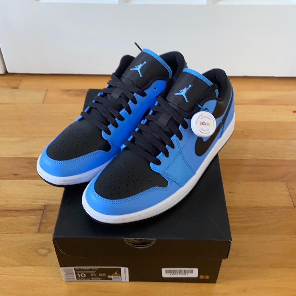 Air Jordan 1 low university blue and black NIB